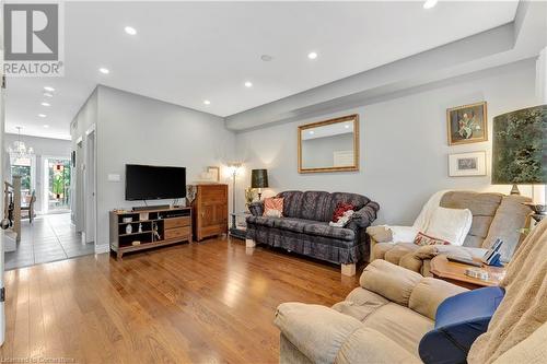 38 Howe Drive Unit# 1A, Kitchener, ON - Indoor Photo Showing Living Room