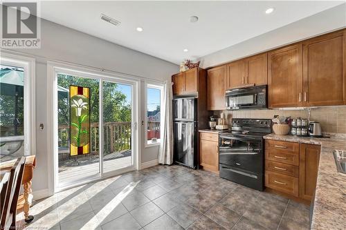 38 Howe Drive Unit# 1A, Kitchener, ON - Indoor Photo Showing Kitchen