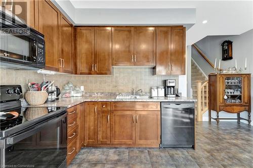 38 Howe Drive Unit# 1A, Kitchener, ON - Indoor Photo Showing Kitchen