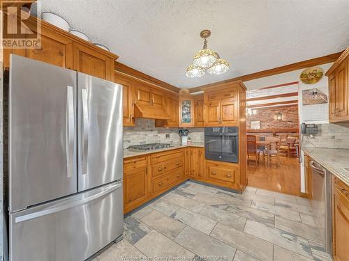 607 County Rd 2, Lakeshore, ON - Indoor Photo Showing Kitchen