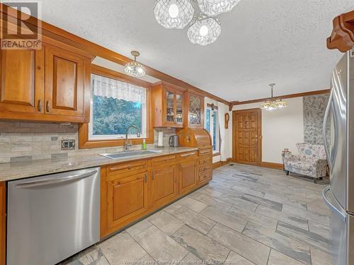 607 County Rd 2, Lakeshore, ON - Indoor Photo Showing Kitchen