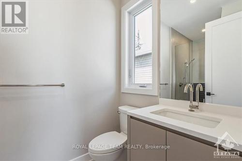 507 Edison Avenue, Ottawa, ON - Indoor Photo Showing Bathroom