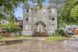 5 52 Fawcett Avenue  Winnipeg, MB R3G 0Y6