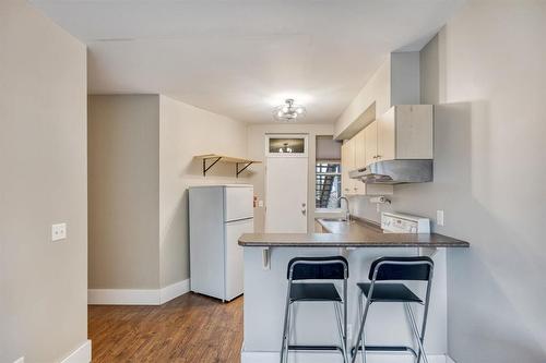 5 52 Fawcett Avenue, Winnipeg, MB - Indoor Photo Showing Kitchen