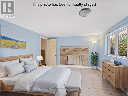 37 Hill Street, Kingston (Central City East), ON - Indoor Photo Showing Bedroom