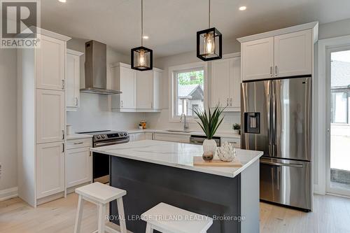 58 - 383 Daventry Way, Middlesex Centre (Kilworth), ON - Indoor Photo Showing Kitchen With Upgraded Kitchen