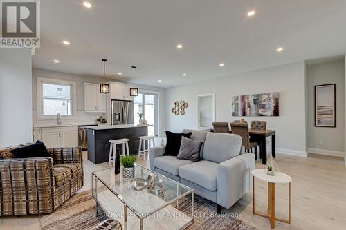 58 - 383 Daventry Way, Middlesex Centre (Kilworth), ON - Indoor Photo Showing Living Room