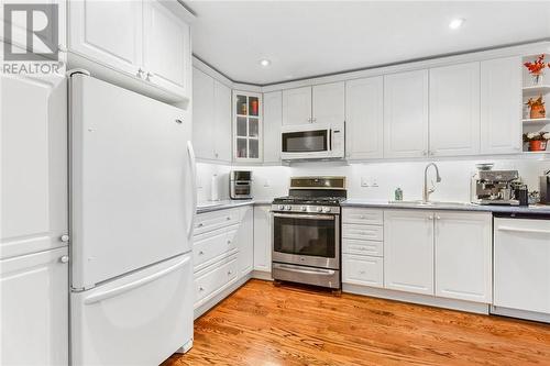 137 Steacy Gardens, Brockville, ON - Indoor Photo Showing Kitchen