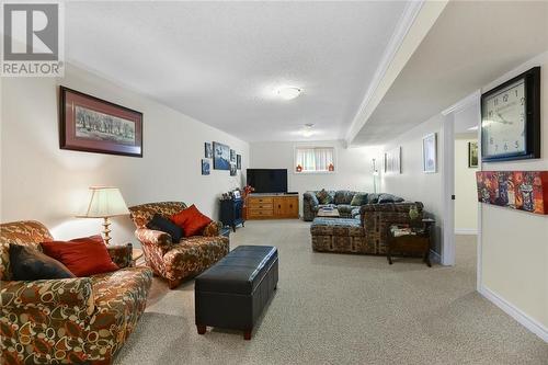 137 Steacy Gardens, Brockville, ON - Indoor Photo Showing Living Room