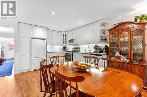 137 Steacy Gardens, Brockville, ON - Indoor Photo Showing Dining Room