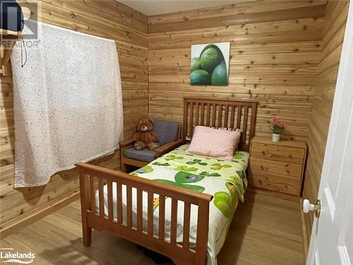 1060 Oxbow Lane, Minden, ON - Indoor Photo Showing Bedroom