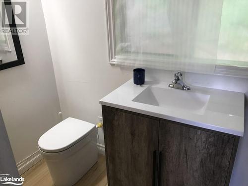 1060 Oxbow Lane, Minden, ON - Indoor Photo Showing Bathroom