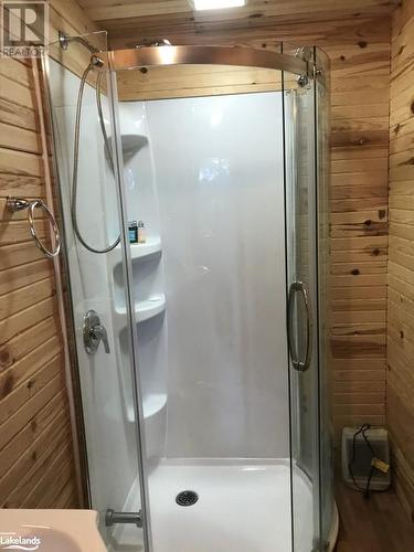 1060 Oxbow Lane, Minden, ON - Indoor Photo Showing Bathroom