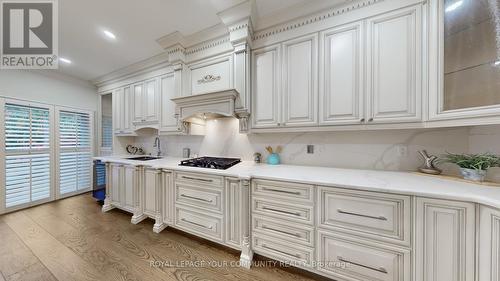 341 Bathurst Glen Drive, Vaughan, ON - Indoor Photo Showing Kitchen