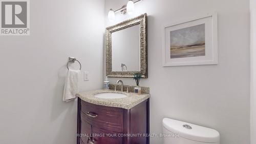 341 Bathurst Glen Drive, Vaughan, ON - Indoor Photo Showing Bathroom