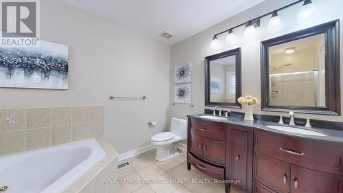 341 Bathurst Glen Drive, Vaughan, ON - Indoor Photo Showing Bathroom