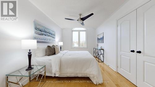 341 Bathurst Glen Drive, Vaughan, ON - Indoor Photo Showing Bedroom