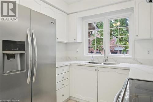 2481 Stefi Trail, Oakville, ON - Indoor Photo Showing Kitchen With Double Sink