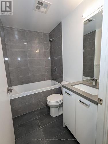 209 - 195 Mccaul Street, Toronto, ON - Indoor Photo Showing Bathroom