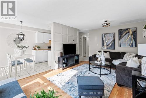 39 - 485 Green Road, Hamilton, ON - Indoor Photo Showing Living Room