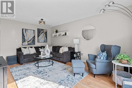 39 - 485 Green Road, Hamilton, ON - Indoor Photo Showing Living Room