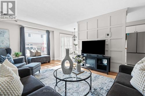 39 - 485 Green Road, Hamilton, ON - Indoor Photo Showing Living Room