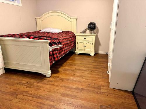 158 Balsam Street, Thunder Bay, ON - Indoor Photo Showing Bedroom