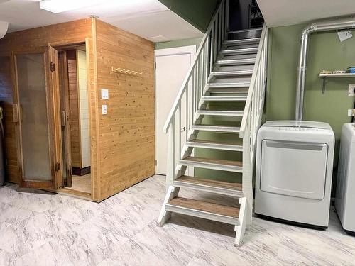 158 Balsam Street, Thunder Bay, ON - Indoor Photo Showing Laundry Room