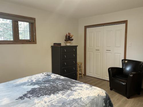 806 Armit Avenue, Fort Frances, ON - Indoor Photo Showing Bedroom