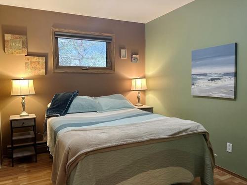 806 Armit Avenue, Fort Frances, ON - Indoor Photo Showing Bedroom