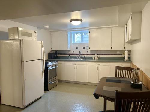 806 Armit Avenue, Fort Frances, ON - Indoor Photo Showing Kitchen