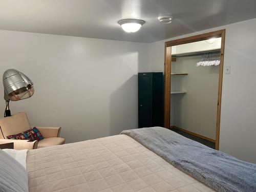 806 Armit Avenue, Fort Frances, ON - Indoor Photo Showing Bedroom