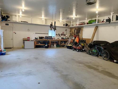 806 Armit Avenue, Fort Frances, ON - Indoor Photo Showing Garage