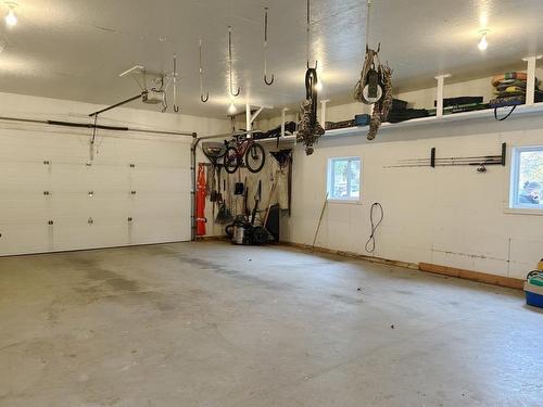 806 Armit Avenue, Fort Frances, ON - Indoor Photo Showing Garage