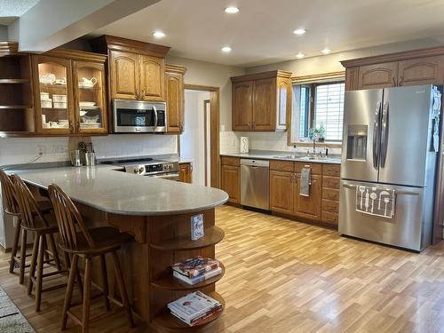 806 Armit Avenue, Fort Frances, ON - Indoor Photo Showing Kitchen With Stainless Steel Kitchen With Double Sink