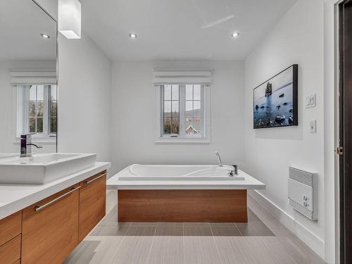 Salle de bains - 43 Ch. Des Faucons, Stoneham-Et-Tewkesbury, QC - Indoor Photo Showing Bathroom