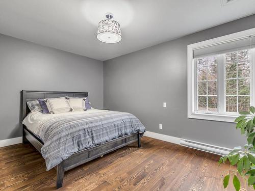 Chambre Ã Â coucher - 43 Ch. Des Faucons, Stoneham-Et-Tewkesbury, QC - Indoor Photo Showing Bedroom