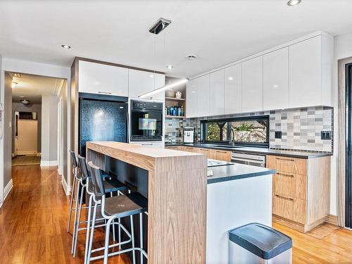 Kitchen - 4 Rue Jeanne-D'Arc, Châteauguay, QC - Indoor Photo Showing Kitchen With Upgraded Kitchen