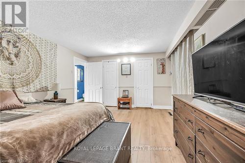 57 12Th Concession Road, Hamilton, ON - Indoor Photo Showing Bedroom