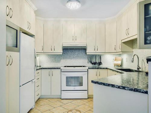 Cuisine - 2-2140 Rue Isaac-Jogues, Saint-Jérôme, QC - Indoor Photo Showing Kitchen With Upgraded Kitchen