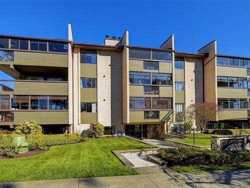 201-920 Park Blvd, Victoria, BC - Outdoor With Balcony With Facade