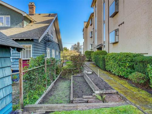 201-920 Park Blvd, Victoria, BC - Outdoor