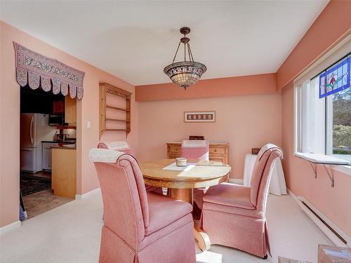 201-920 Park Blvd, Victoria, BC - Indoor Photo Showing Dining Room