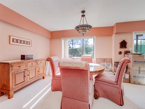 201-920 Park Blvd, Victoria, BC - Indoor Photo Showing Dining Room