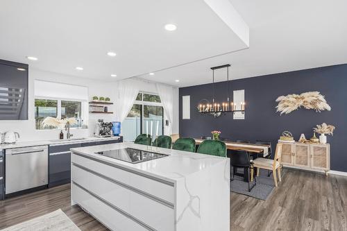 3714 Astoria Drive, West Kelowna, BC - Indoor Photo Showing Kitchen