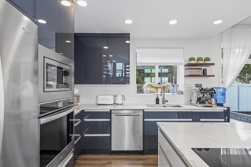 3714 Astoria Drive, West Kelowna, BC - Indoor Photo Showing Kitchen