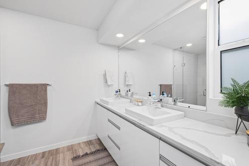 3714 Astoria Drive, West Kelowna, BC - Indoor Photo Showing Bathroom