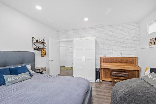 3714 Astoria Drive, West Kelowna, BC - Indoor Photo Showing Bedroom