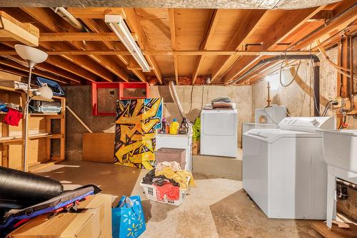 20-3807 32 Avenue, Vernon, BC - Indoor Photo Showing Laundry Room