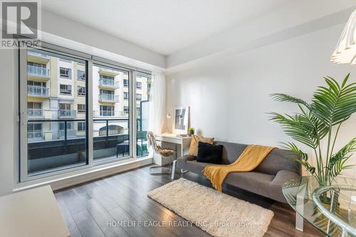 222 - 18 Rean Drive, Toronto, ON - Indoor Photo Showing Living Room